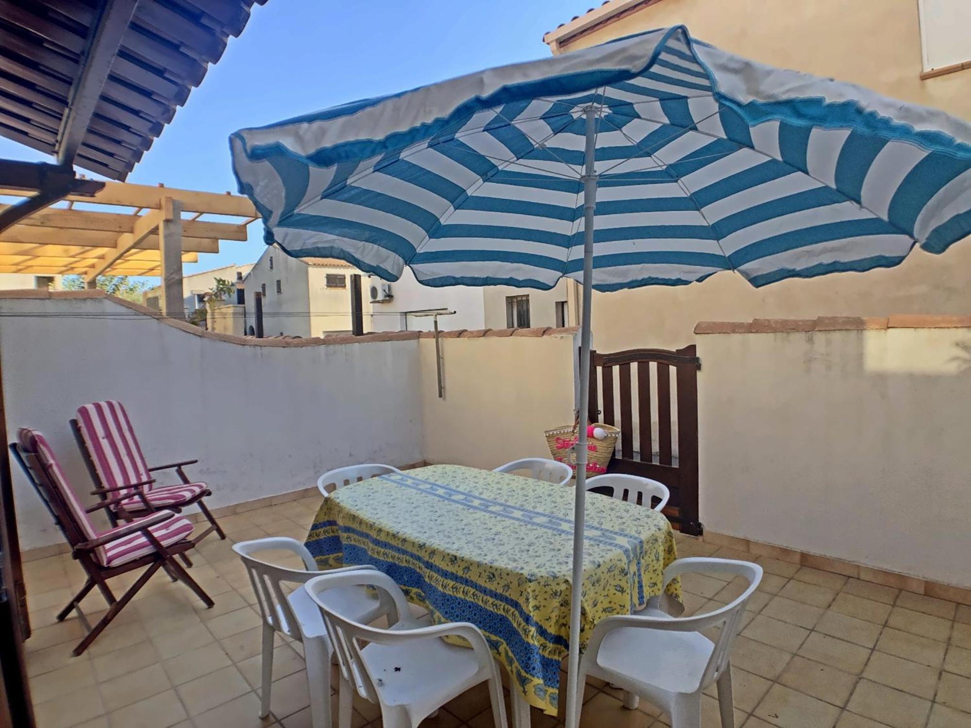 Pour 4 Pers. Avec Cour Privative Aux - Fr-1-475-210 Saintes-Maries-de-la-Mer